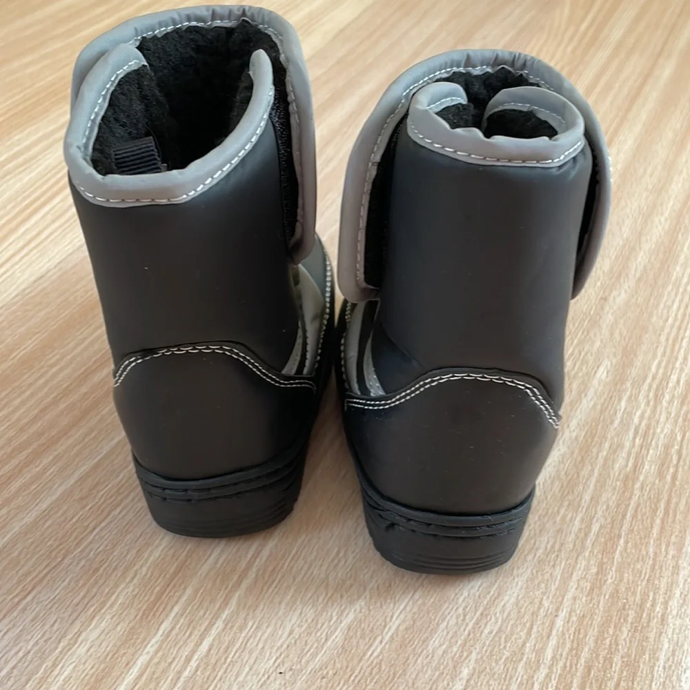 3M Thinsulate water resistant insulated boots